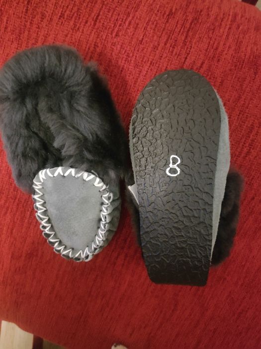 Продам нові дитячі тапочки