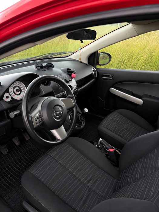 Samochod Mazda 2 2009r