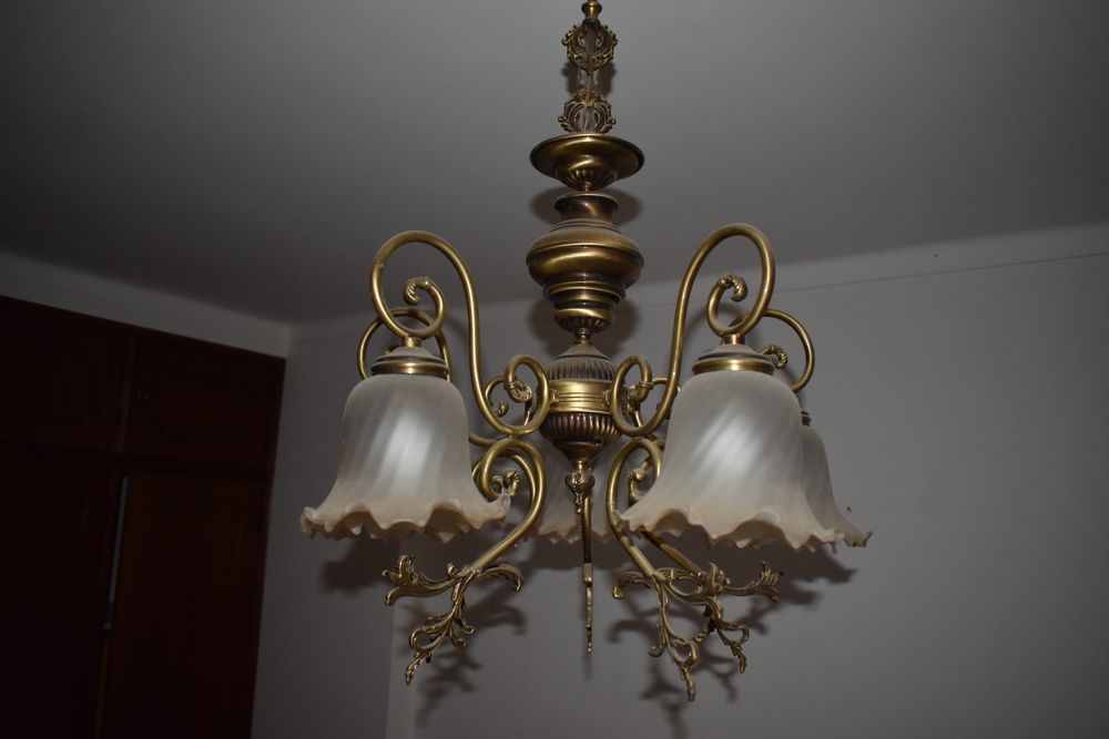 Candeeiro de tecto+ candeeiros de mesa de cabeceira.