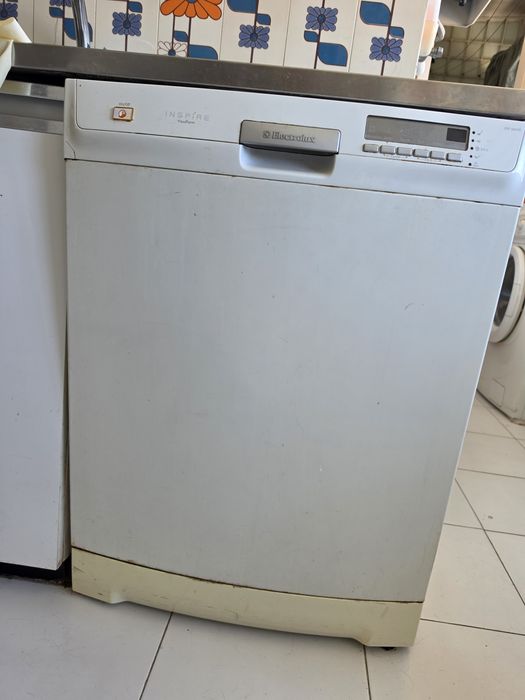 Máquina de lavar loiça Electrolux