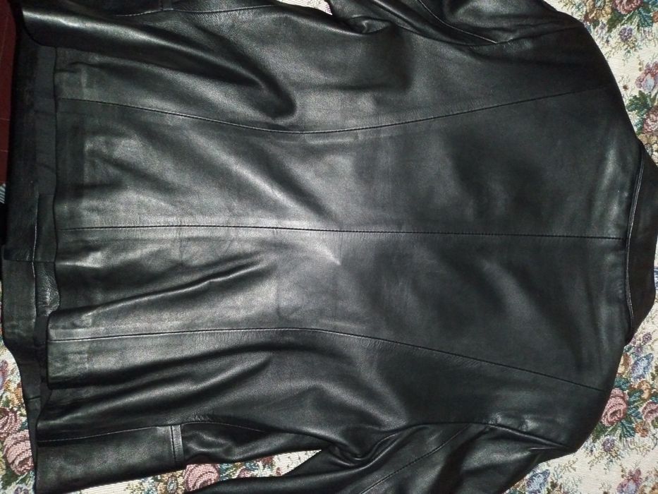 Кожанный пиджак черный новый