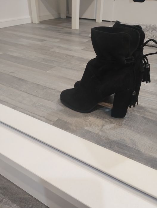 Botki Vices na słupku