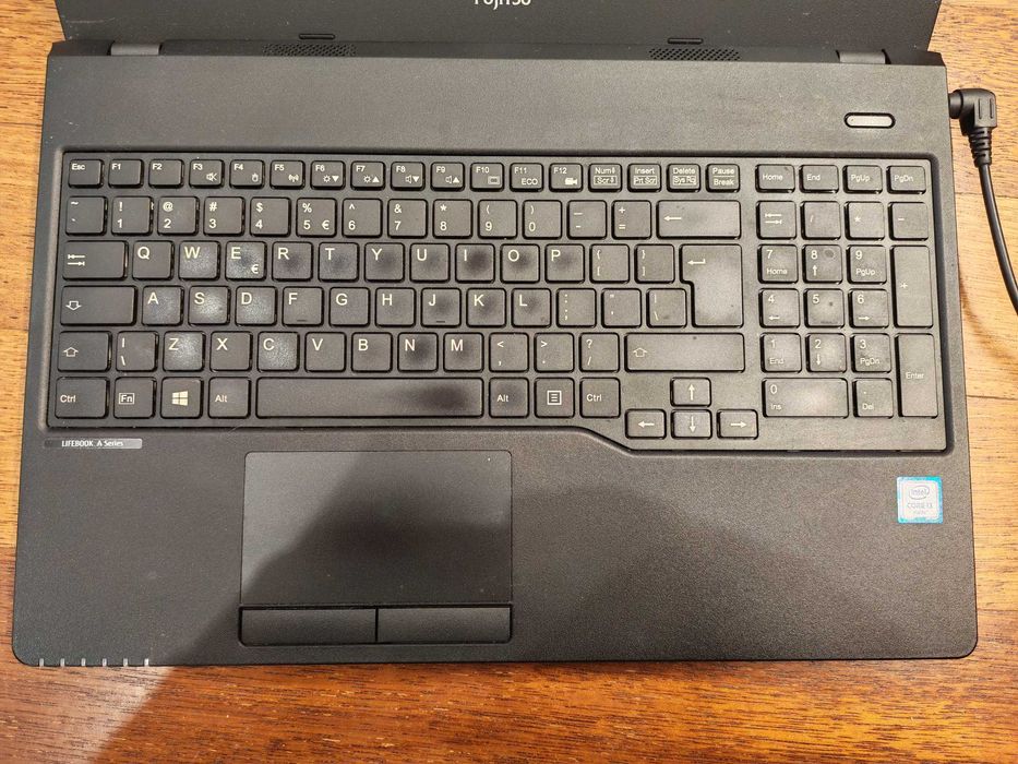 Laptop Fujitsu Lifebook A357, Intel Core i3-6006U; 8GB RAM, SSD