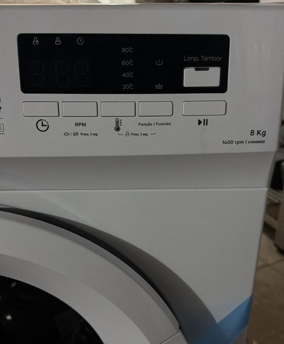 Máquina de lavar roupa kunft 8kg