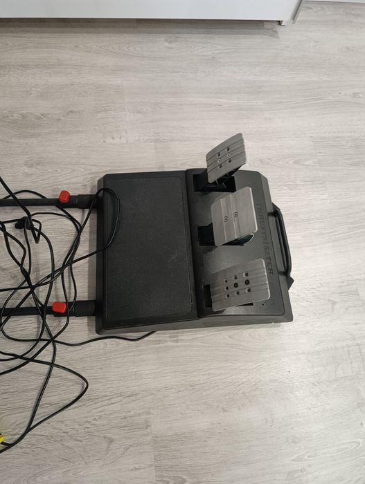 Thrustmaster T300 RS GT + Playseat Challenge | PS5/PS4/PC