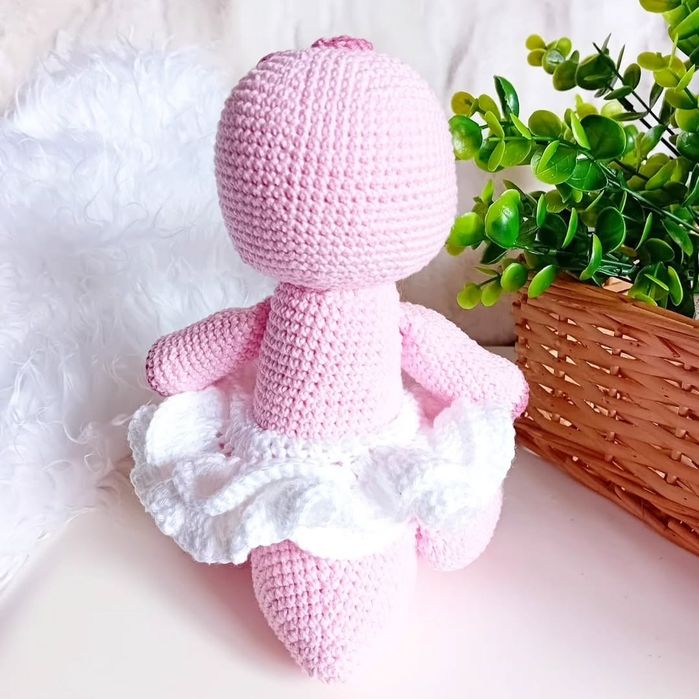 Mel, bonequinha em amigurumi