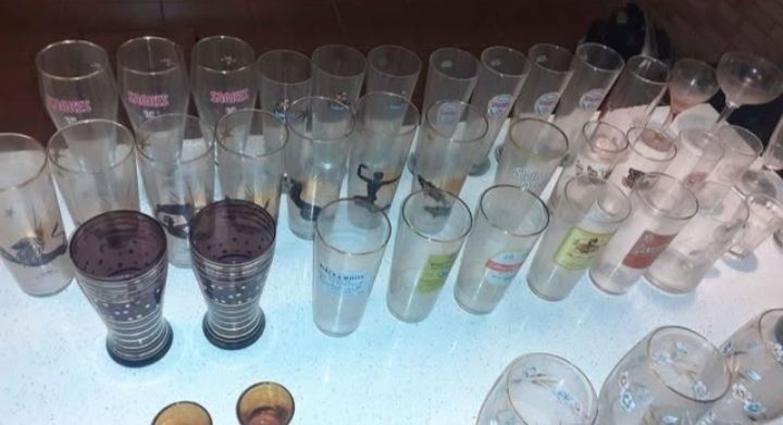 Lote composto por 50 copos antigos
