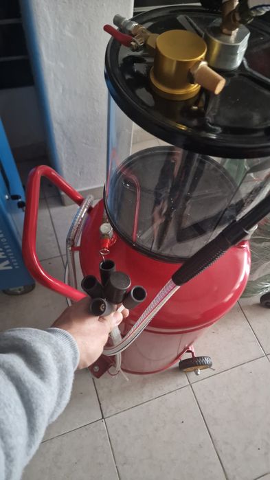 Máquina de tirar óleo nova