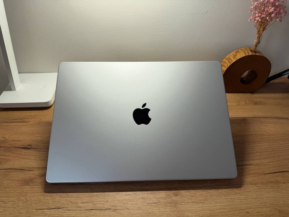 MacBook Pro 16 M1 MAX 64GB RAM 1TB SSD Silver