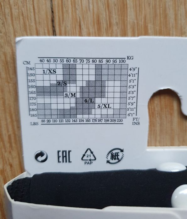 Rajstopy Calzedonia S/M czarne szew ozdobny perełki 50 den