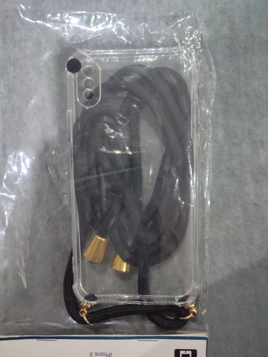 Case iPhone X ze sznurkiem
