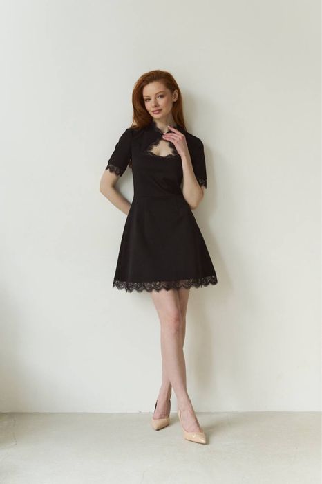 Нова чорна сукня