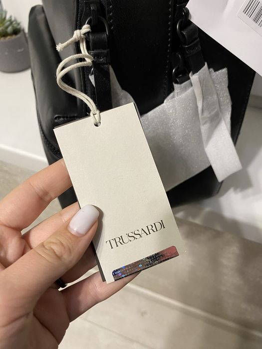 Акція Шкіряний рюкзак trussardi унісекс  чорний великий однотонний