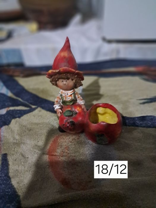 Menino maçã decorativo