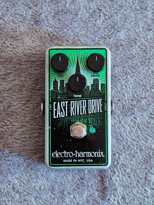Electro-Harmonix East River Drive
