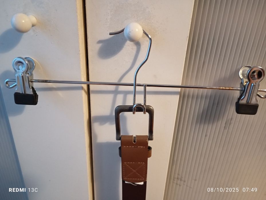 Cinco cabides de mola