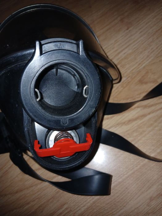 Панорамная маска "Драгер" и противогаз "Бриз"