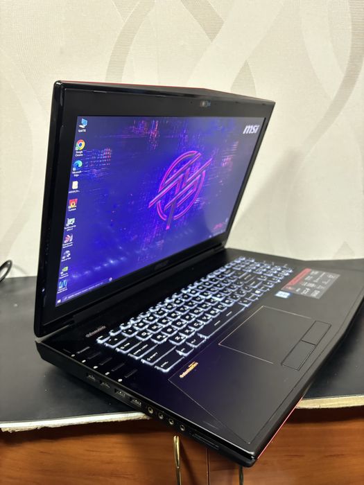 Ігровий ноутбук MSI Dominator 17,3” FHD IPS i7-6700HQ/16/512/GTX1060