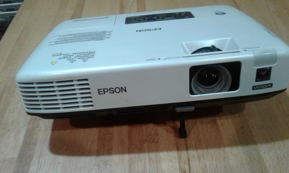 Продам мультимедійний проектор Epson
