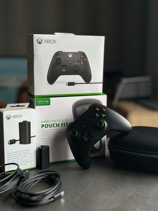 Microsoft Xbox Wireless Controller Carbon Black + akumulator + etui