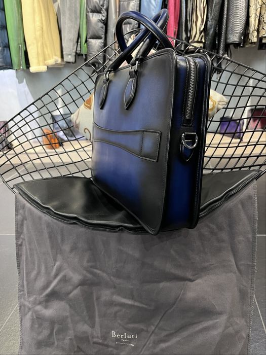 Berluti — синя шкіряна сумка