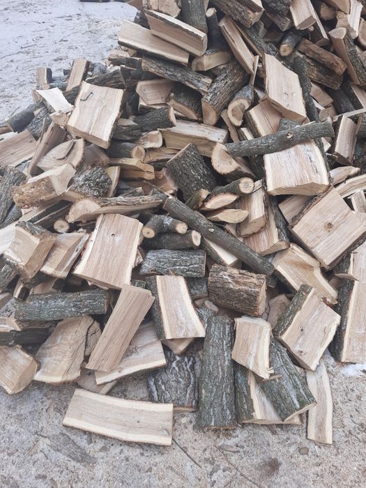 Дрова СУХИЕ !!! Со склада колотые . Дуб,ясень,акация. 2300грн.