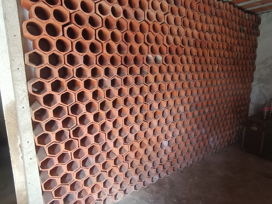 Prensa para vinho, esmagador, garrafeira