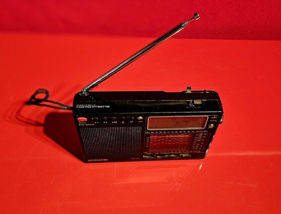 Radio globalne Intersound WE-230 z futerałem