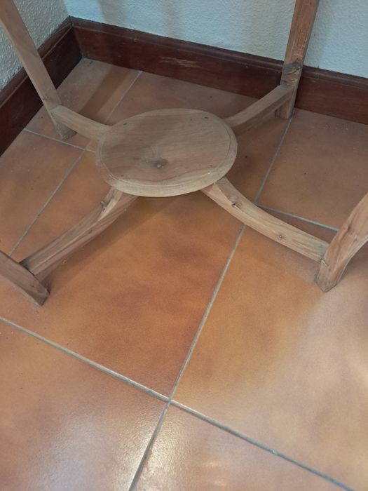 Mesa apoio oval em madeira