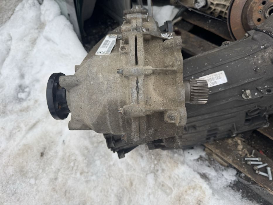 Продам роздатку Мерседес мл 164 оригинал 3.0д