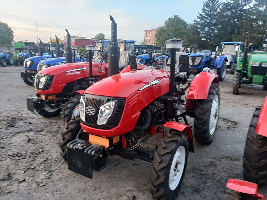 Мінітрактор Сінтай Xingtai XT-244L рівна підлога, бокова КПП4+1 2025