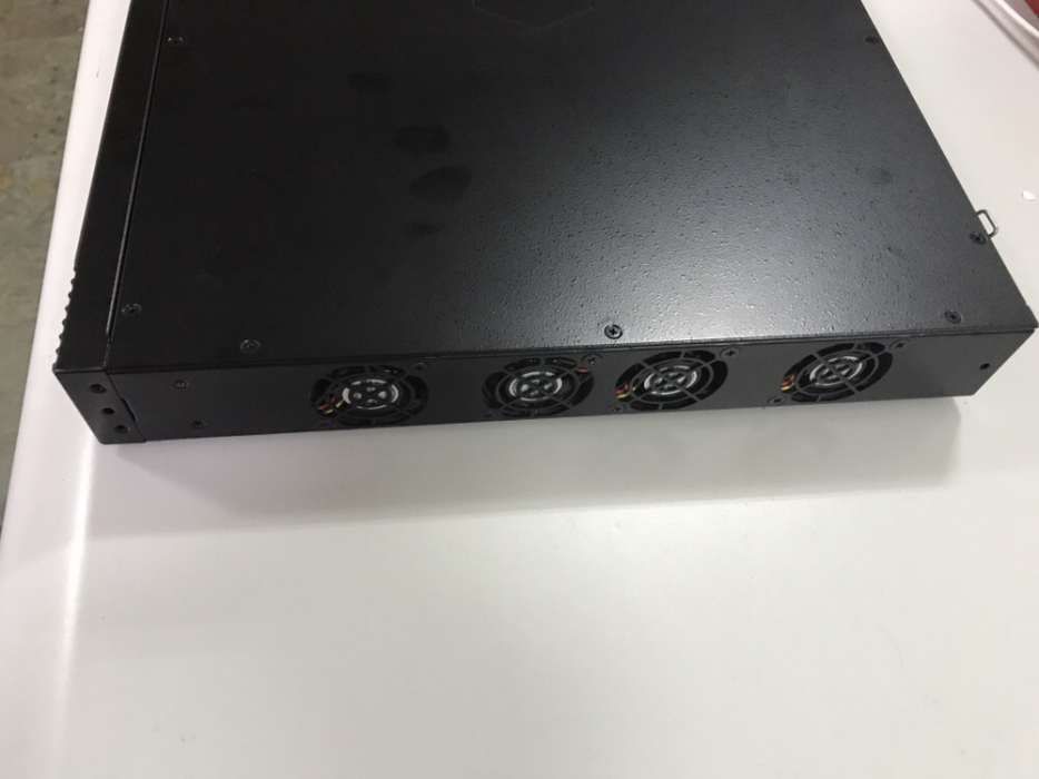 Switch Aerohive SR2024P 10/100/1000 PWR poe+ Af nas 24p NOVO