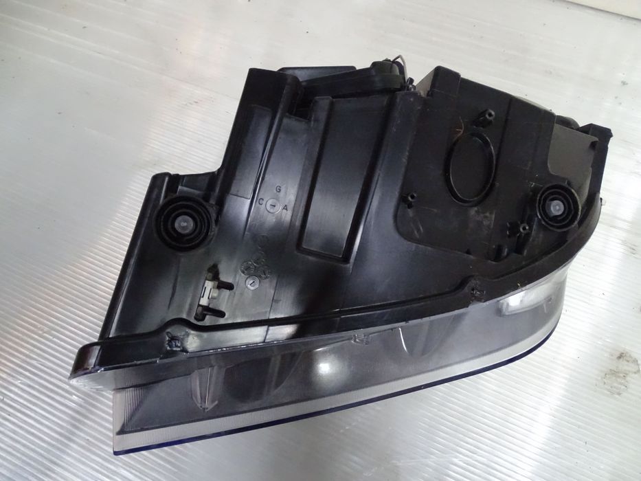 BMW X3 E84 Lampa lewy przód Europa