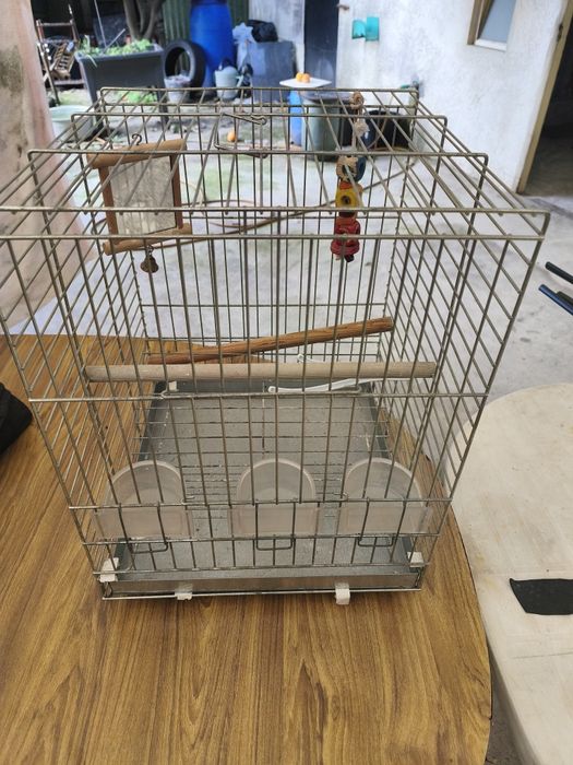 Gaiola em razoável estado