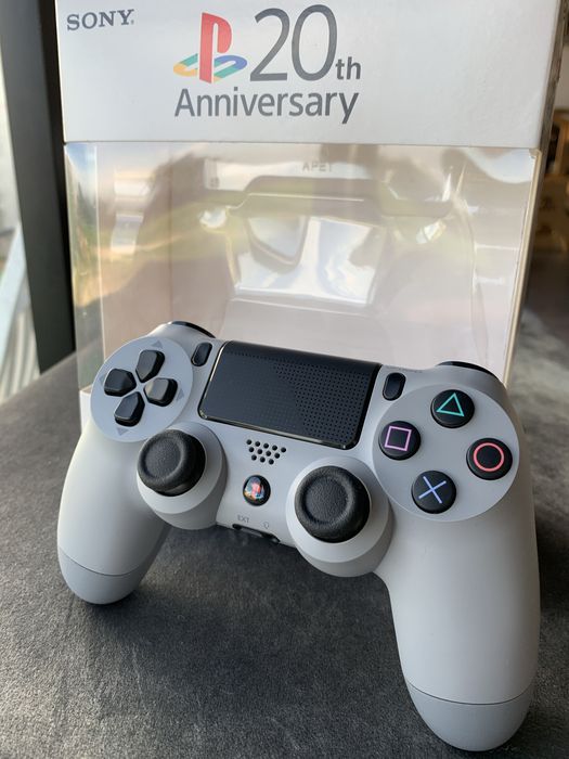 Comando Ps4 edição 20 Anos