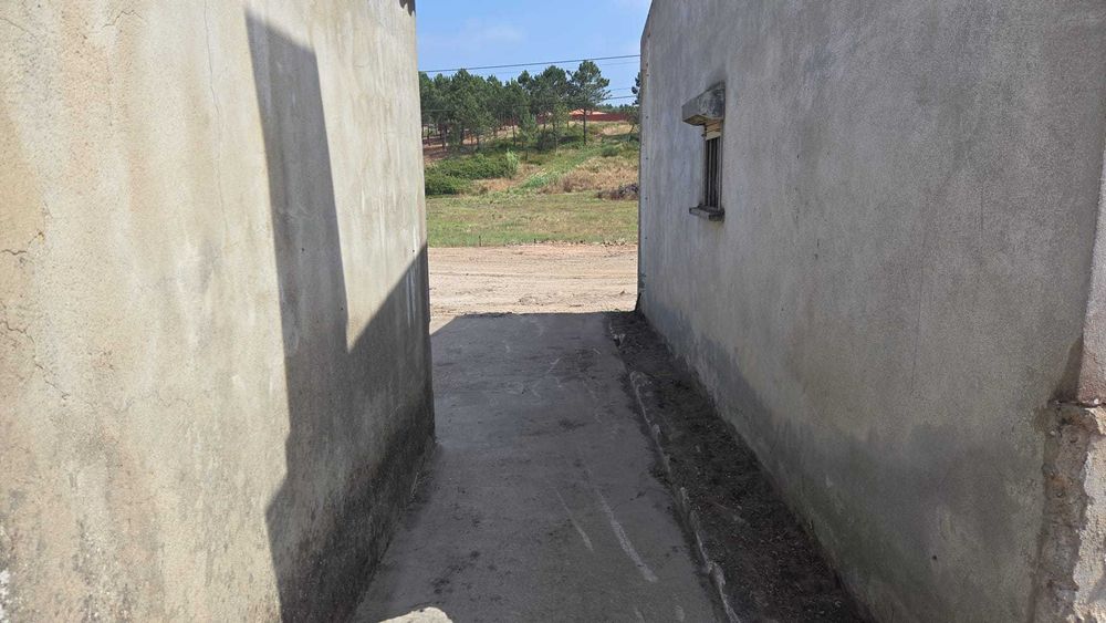 Moradia com cerca de 200m2 - Aldeia Nova