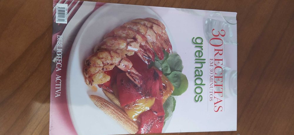 Livro "Grelhados" da coleção  - 30 Receitas em 30 minutos