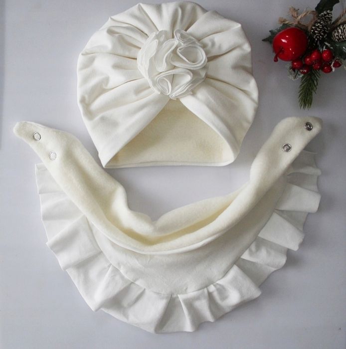 Zestaw do chrztu czapka kwiat zima krem 42-44 ok 6-9 mc