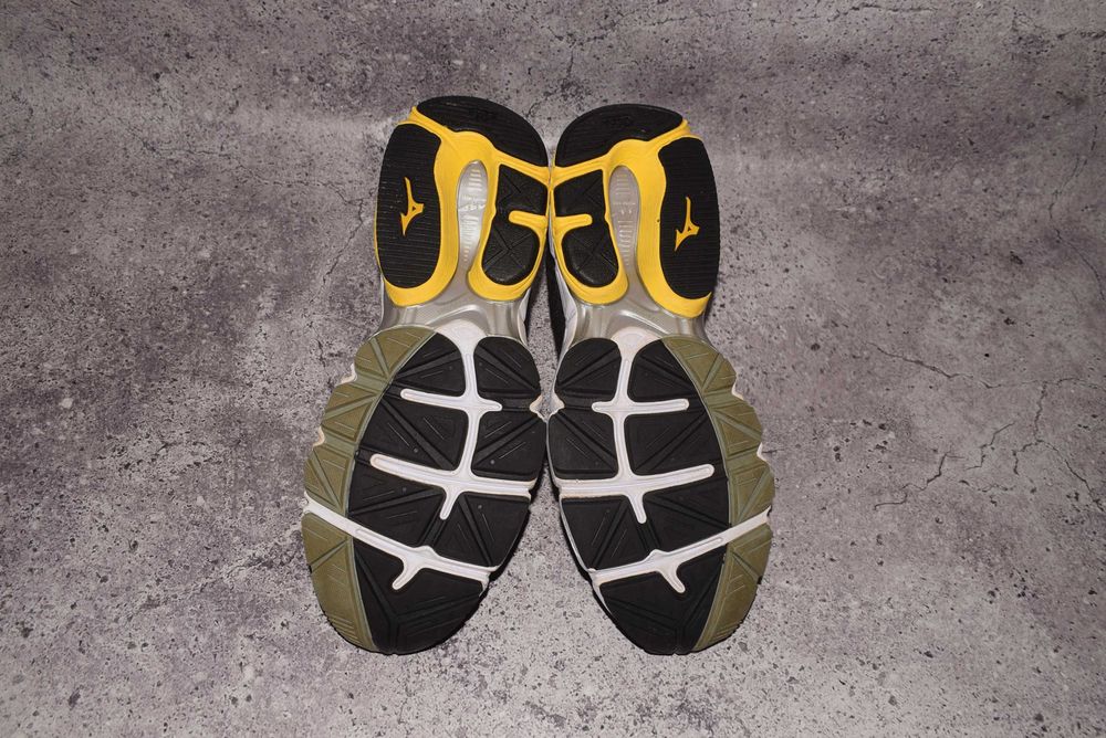 Mizuno Wave Connect (Чоловічі Кросівки Мізуно 2 3 equate )