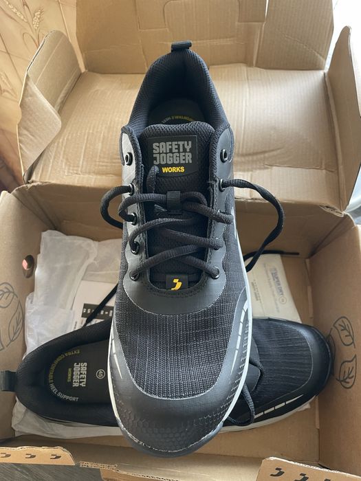 Botas de trabalho novas