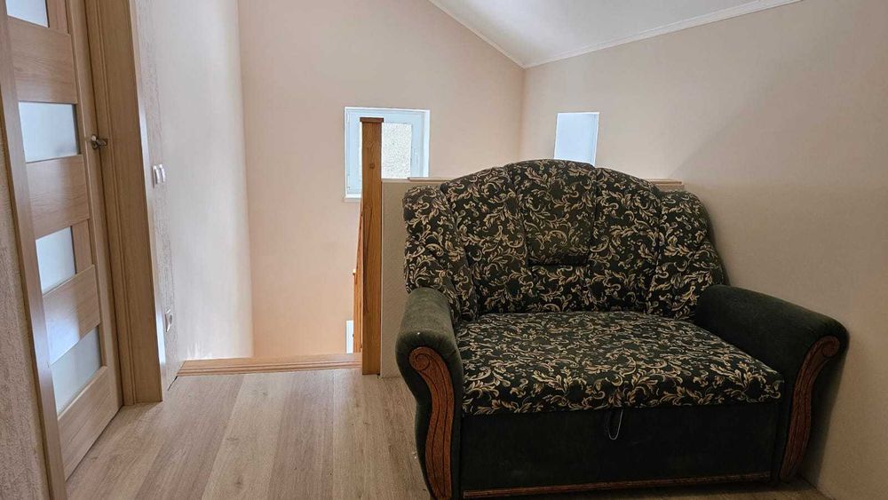 Продам сучасний будинок біля Києва в 10хв від метро Бориспільська. Газ