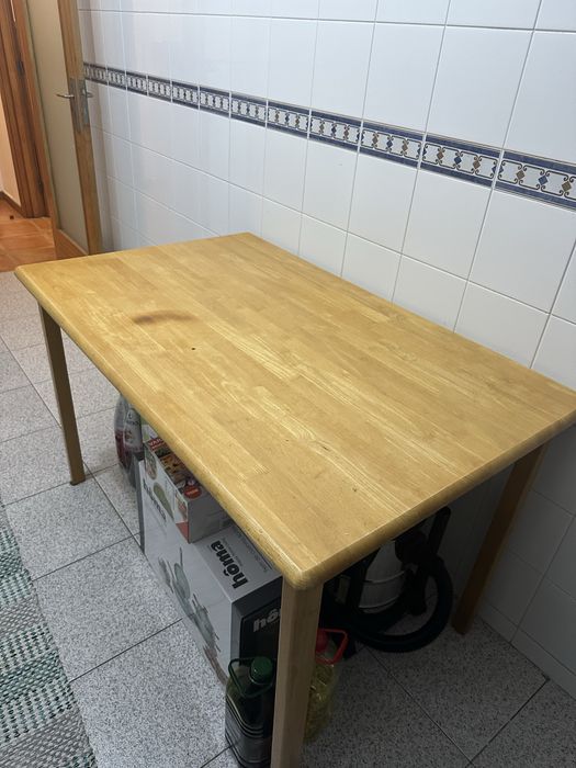 Mesa de cozinha.
