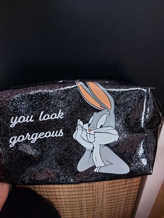 Kosmetyczka czarna z brokatem