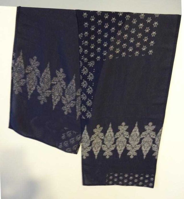 Szalik Dekoracyjny Cienki W Ciemnym Granatowym I Popielatym Kolorze