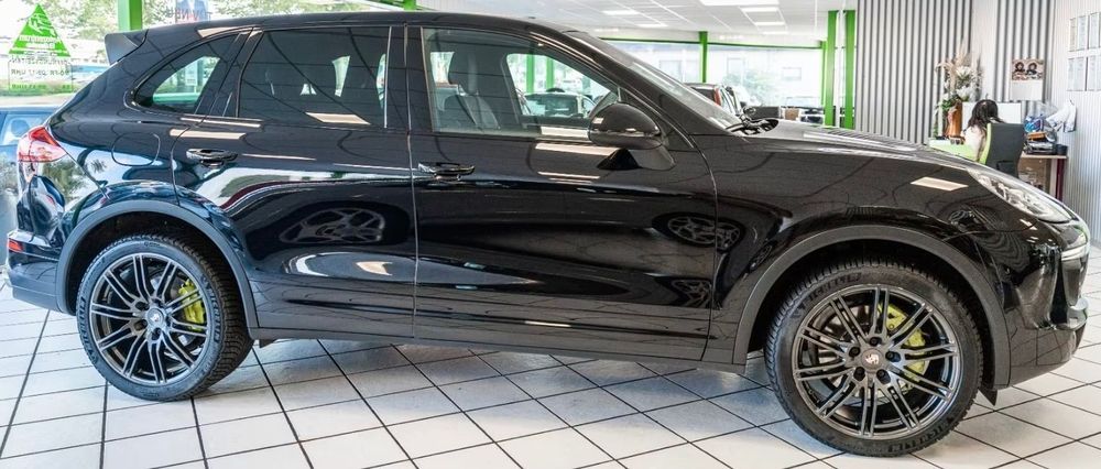 Porsche Cayenne S E-Hybrid Platinum Edition