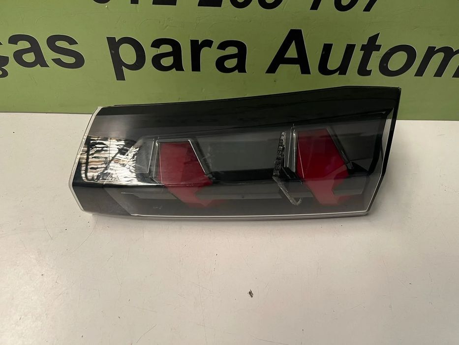 Peugeot 2008 II - Farolim Spoiler Fechadura Braço Mala - FT486