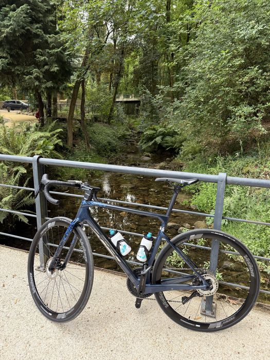 Bicicleta de Estrada KTM Revelator Alto , Grupo 105 eletrónico.