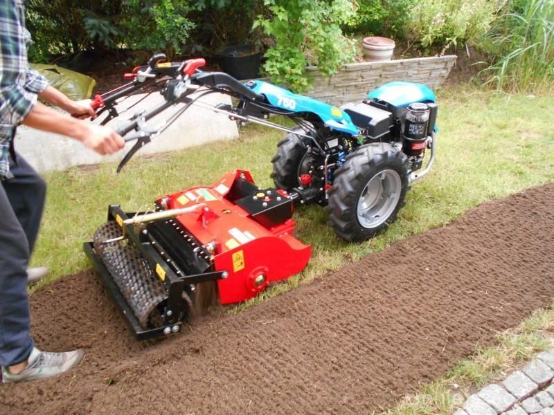 Glebogryzarka Separacyjna Warszawa , niwelacja terenu, trawniki,