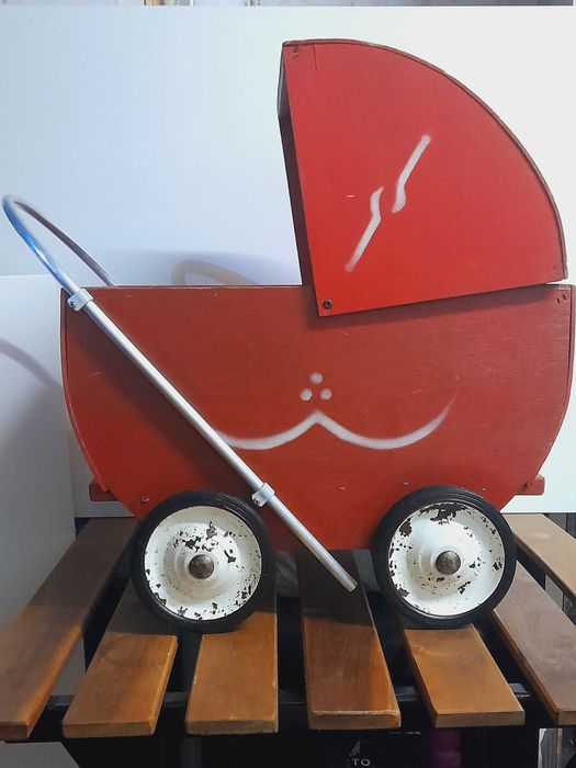 Carrinho de bebés de brincar