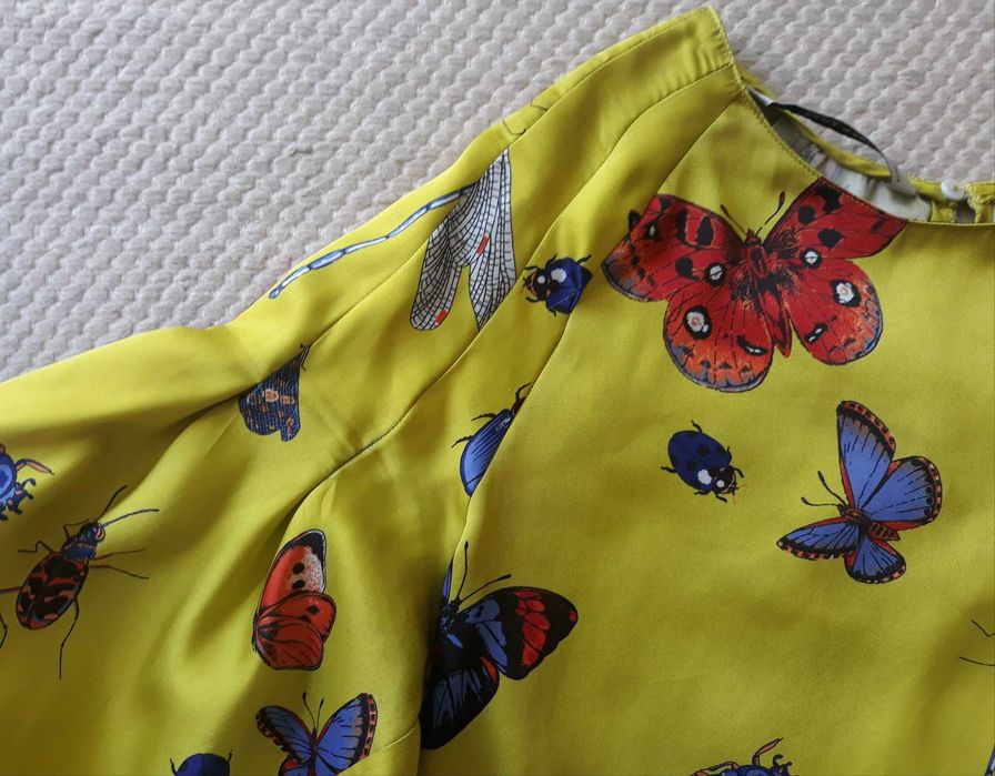 Camisa acetinada da Zara